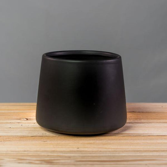 modern 5 inch vase with black matte finish and tapered wall